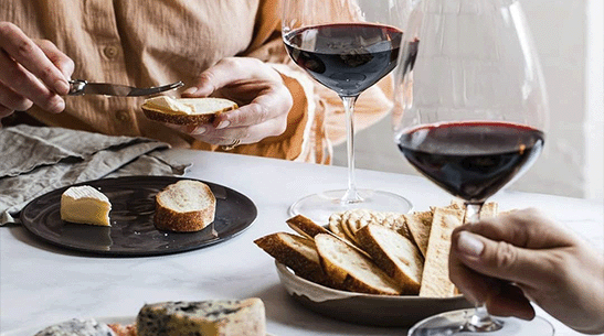 Uma taça de vinho por dia protege o cérebro contra o Alzheimer